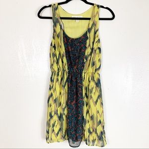 Staring at stars yellow printed sleeveless dress